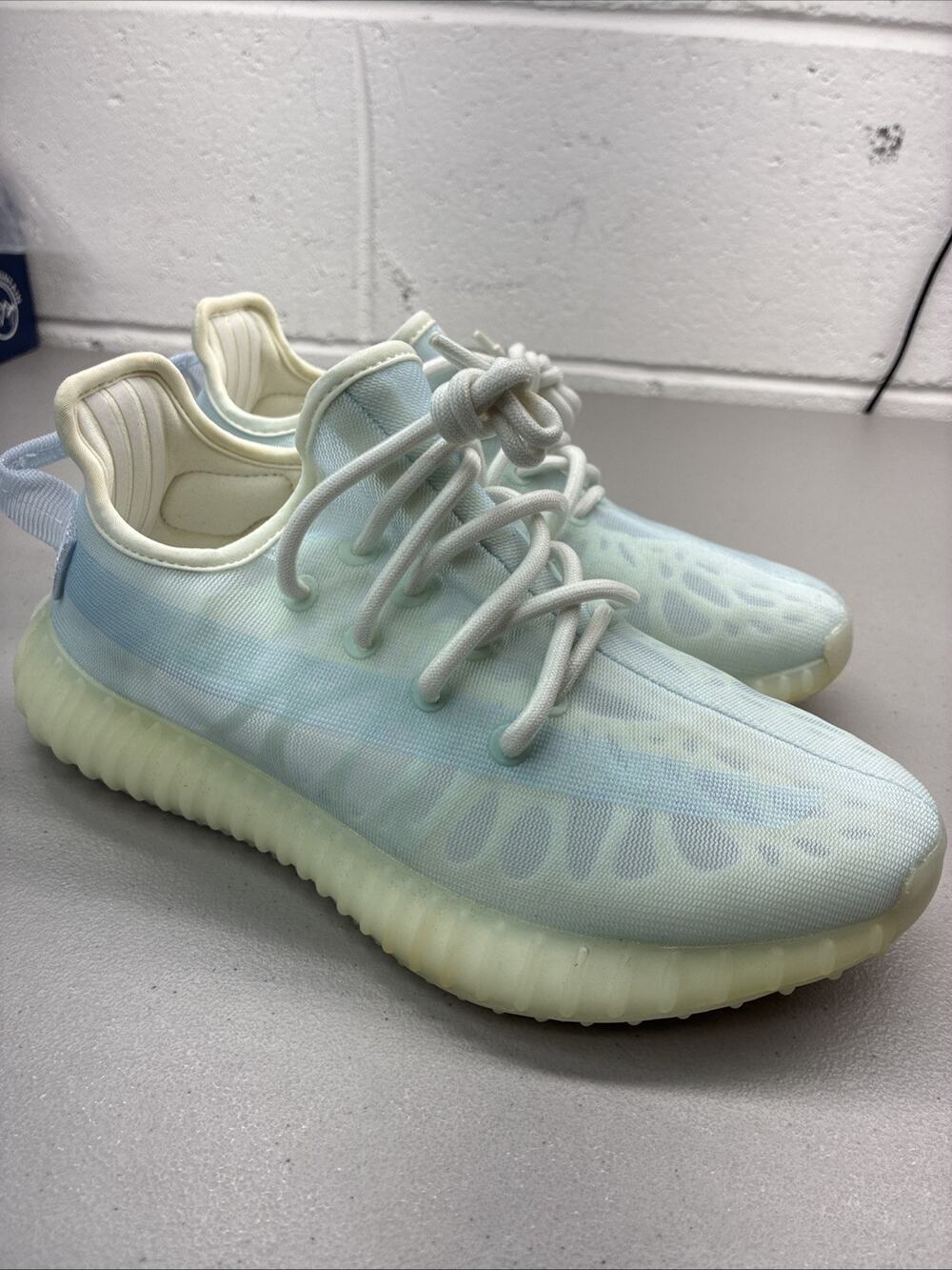 adidas Yeezy Boost 350 V2 Mono Ice GW2869 Low Top Lace Up Size 5 Youth / Men’s